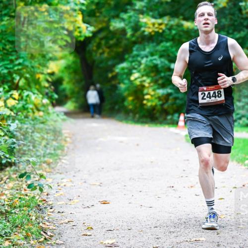12.10.2025 - Bramfelder Halbmarathon 2025 Dr. Thomas Lammeyer http://msf.ph/oto/9356573 12.10.2025 10:57:52 Laufen 2448 meine-sportfotos.de