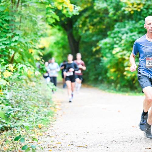 12.10.2025 - Bramfelder Halbmarathon 2025 Dr. Thomas Lammeyer http://msf.ph/oto/9356584 12.10.2025 10:58:07 Laufen 2999 meine-sportfotos.de