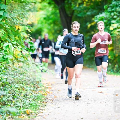 12.10.2025 - Bramfelder Halbmarathon 2025 Dr. Thomas Lammeyer http://msf.ph/oto/9356588 12.10.2025 10:58:10 Laufen 2785, 2881 meine-sportfotos.de