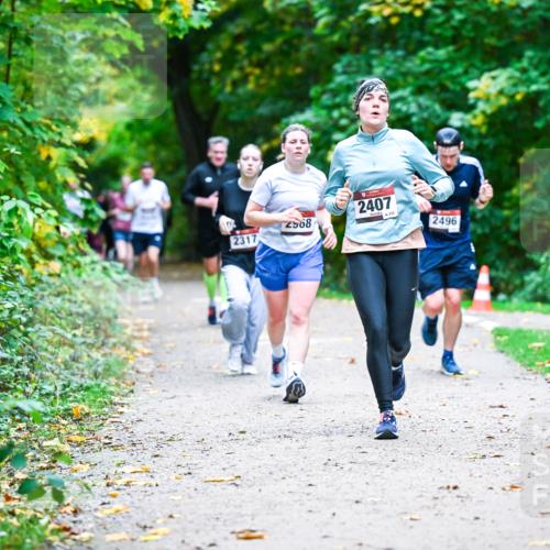 12.10.2025 - Bramfelder Halbmarathon 2025 Dr. Thomas Lammeyer http://msf.ph/oto/9356624 12.10.2025 10:58:15 Laufen 2588, 2317, 2407, 132, 2496 meine-sportfotos.de
