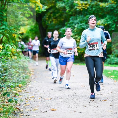 12.10.2025 - Bramfelder Halbmarathon 2025 Dr. Thomas Lammeyer http://msf.ph/oto/9356629 12.10.2025 10:58:16 Laufen 2317, 968, 2407, 132 meine-sportfotos.de
