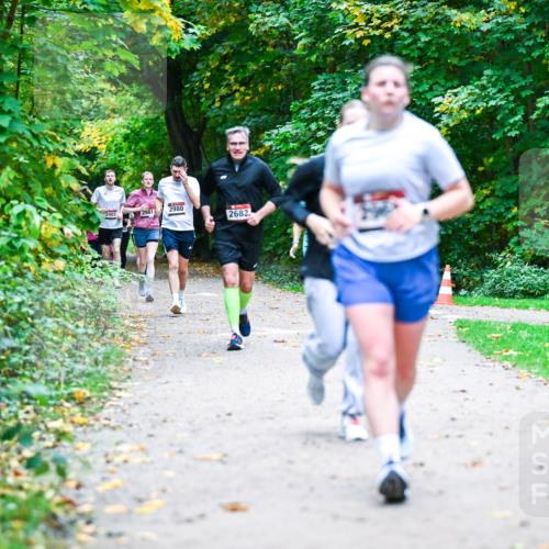 12.10.2025 - Bramfelder Halbmarathon 2025 Dr. Thomas Lammeyer http://msf.ph/oto/9356638 12.10.2025 10:58:18 Laufen 2403, 2981, 2980, 2682 meine-sportfotos.de