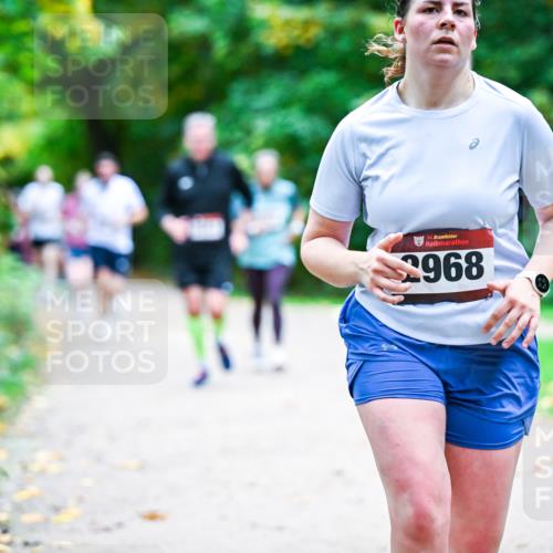 12.10.2025 - Bramfelder Halbmarathon 2025 Dr. Thomas Lammeyer http://msf.ph/oto/9356644 12.10.2025 10:58:20 Laufen 34, 2968 meine-sportfotos.de