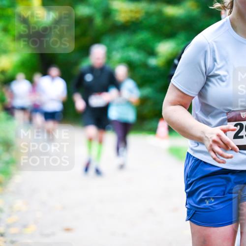 12.10.2025 - Bramfelder Halbmarathon 2025 Dr. Thomas Lammeyer http://msf.ph/oto/9356647 12.10.2025 10:58:20 Laufen 34, 2968 meine-sportfotos.de