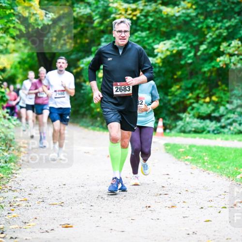 12.10.2025 - Bramfelder Halbmarathon 2025 Dr. Thomas Lammeyer http://msf.ph/oto/9356655 12.10.2025 10:58:21 Laufen 2980, 2683, 82 meine-sportfotos.de