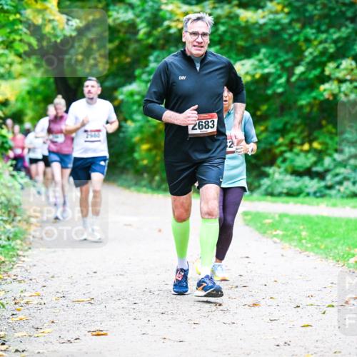 12.10.2025 - Bramfelder Halbmarathon 2025 Dr. Thomas Lammeyer http://msf.ph/oto/9356658 12.10.2025 10:58:22 Laufen 2683 meine-sportfotos.de