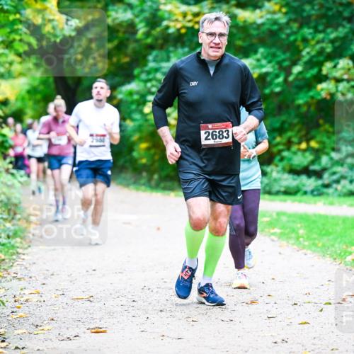12.10.2025 - Bramfelder Halbmarathon 2025 Dr. Thomas Lammeyer http://msf.ph/oto/9356660 12.10.2025 10:58:22 Laufen 2683 meine-sportfotos.de