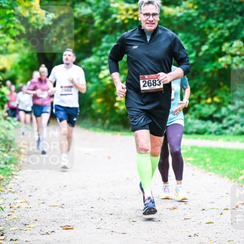 12.10.2025 - Bramfelder Halbmarathon 2025 Dr. Thomas Lammeyer http://msf.ph/oto/9356661 12.10.2025 10:58:22 Laufen 2683 meine-sportfotos.de