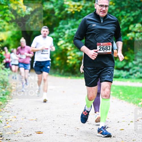 12.10.2025 - Bramfelder Halbmarathon 2025 Dr. Thomas Lammeyer http://msf.ph/oto/9356662 12.10.2025 10:58:23 Laufen 2683 meine-sportfotos.de