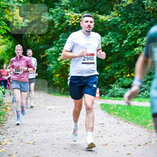 12.10.2025 - Bramfelder Halbmarathon 2025 Dr. Thomas Lammeyer http://msf.ph/oto/9356665 12.10.2025 10:58:25 Laufen 2981, 453, 2980 meine-sportfotos.de