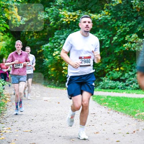 12.10.2025 - Bramfelder Halbmarathon 2025 Dr. Thomas Lammeyer http://msf.ph/oto/9356666 12.10.2025 10:58:25 Laufen 2981, 2403, 2980, 22 meine-sportfotos.de