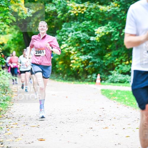 12.10.2025 - Bramfelder Halbmarathon 2025 Dr. Thomas Lammeyer http://msf.ph/oto/9356672 12.10.2025 10:58:26 Laufen 2981, 128, 2980 meine-sportfotos.de