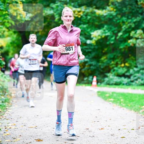 12.10.2025 - Bramfelder Halbmarathon 2025 Dr. Thomas Lammeyer http://msf.ph/oto/9356675 12.10.2025 10:58:27 Laufen 32013, 981, 128 meine-sportfotos.de