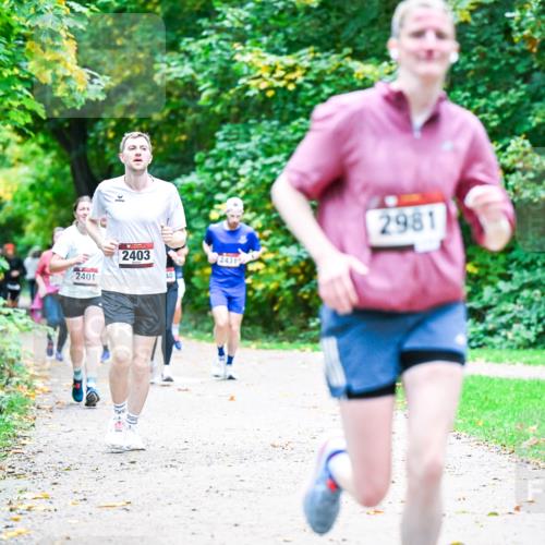 12.10.2025 - Bramfelder Halbmarathon 2025 Dr. Thomas Lammeyer http://msf.ph/oto/9356679 12.10.2025 10:58:28 Laufen 2401, 2403, 2431, 2981 meine-sportfotos.de