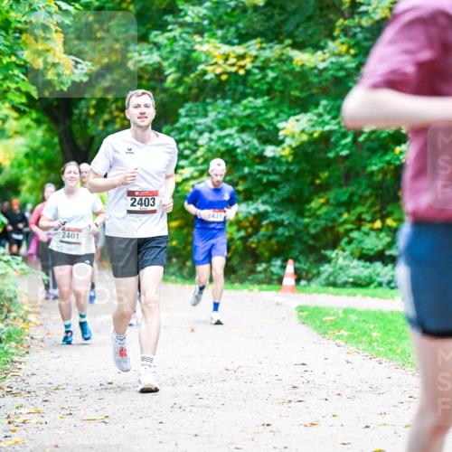 12.10.2025 - Bramfelder Halbmarathon 2025 Dr. Thomas Lammeyer http://msf.ph/oto/9356682 12.10.2025 10:58:29 Laufen 2401, 2403, 431 meine-sportfotos.de