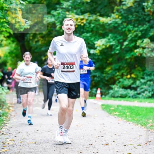 12.10.2025 - Bramfelder Halbmarathon 2025 Dr. Thomas Lammeyer http://msf.ph/oto/9356689 12.10.2025 10:58:30 Laufen 2403, 101 meine-sportfotos.de