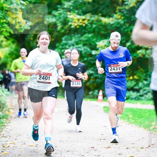 12.10.2025 - Bramfelder Halbmarathon 2025 Dr. Thomas Lammeyer http://msf.ph/oto/9356702 12.10.2025 10:58:32 Laufen 2401, 2340, 2431, 24 meine-sportfotos.de
