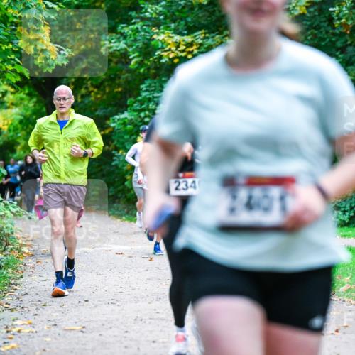 12.10.2025 - Bramfelder Halbmarathon 2025 Dr. Thomas Lammeyer http://msf.ph/oto/9356713 12.10.2025 10:58:33 Laufen 234, 240 meine-sportfotos.de