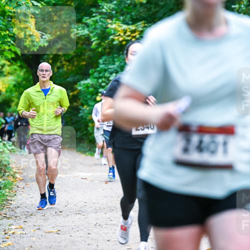 12.10.2025 - Bramfelder Halbmarathon 2025 Dr. Thomas Lammeyer http://msf.ph/oto/9356714 12.10.2025 10:58:34 Laufen 253, 2340, 2401 meine-sportfotos.de