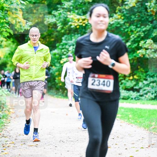 12.10.2025 - Bramfelder Halbmarathon 2025 Dr. Thomas Lammeyer http://msf.ph/oto/9356721 12.10.2025 10:58:35 Laufen 253, 2340 meine-sportfotos.de