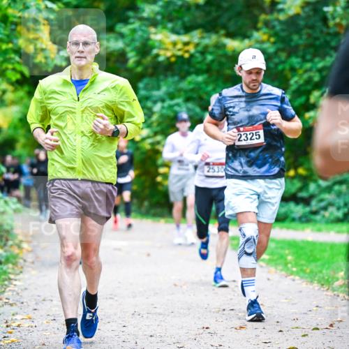 12.10.2025 - Bramfelder Halbmarathon 2025 Dr. Thomas Lammeyer http://msf.ph/oto/9356728 12.10.2025 10:58:36 Laufen 2530, 2325, 2 meine-sportfotos.de