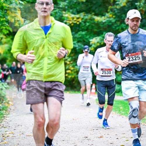 12.10.2025 - Bramfelder Halbmarathon 2025 Dr. Thomas Lammeyer http://msf.ph/oto/9356731 12.10.2025 10:58:36 Laufen 2530, 2325 meine-sportfotos.de