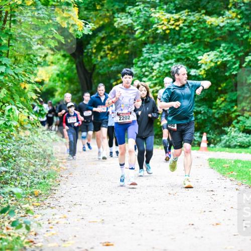 12.10.2025 - Bramfelder Halbmarathon 2025 Dr. Thomas Lammeyer http://msf.ph/oto/9356767 12.10.2025 10:58:44 Laufen 2169, 90, 2202, 088 meine-sportfotos.de