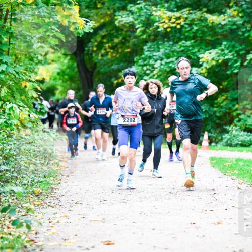 12.10.2025 - Bramfelder Halbmarathon 2025 Dr. Thomas Lammeyer http://msf.ph/oto/9356769 12.10.2025 10:58:44 Laufen 2165, 3390, 261, 2202 meine-sportfotos.de