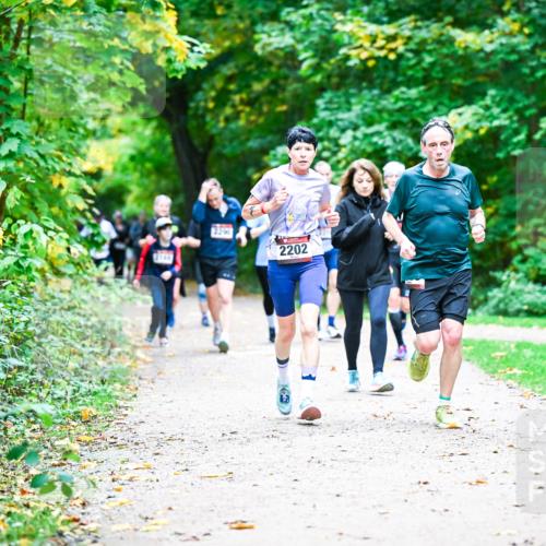 12.10.2025 - Bramfelder Halbmarathon 2025 Dr. Thomas Lammeyer http://msf.ph/oto/9356770 12.10.2025 10:58:45 Laufen 2202 meine-sportfotos.de
