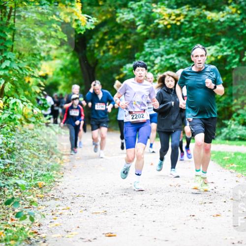 12.10.2025 - Bramfelder Halbmarathon 2025 Dr. Thomas Lammeyer http://msf.ph/oto/9356771 12.10.2025 10:58:45 Laufen 2202 meine-sportfotos.de