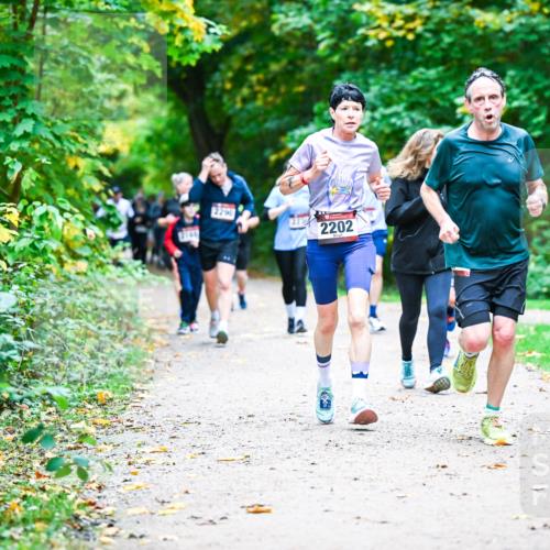 12.10.2025 - Bramfelder Halbmarathon 2025 Dr. Thomas Lammeyer http://msf.ph/oto/9356773 12.10.2025 10:58:45 Laufen 12, 2202 meine-sportfotos.de