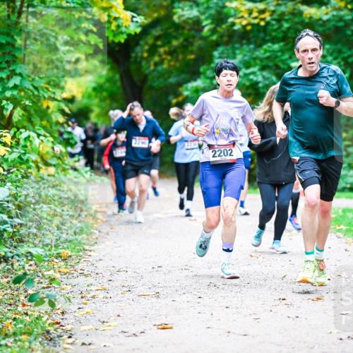 12.10.2025 - Bramfelder Halbmarathon 2025 Dr. Thomas Lammeyer http://msf.ph/oto/9356774 12.10.2025 10:58:45 Laufen 2202 meine-sportfotos.de