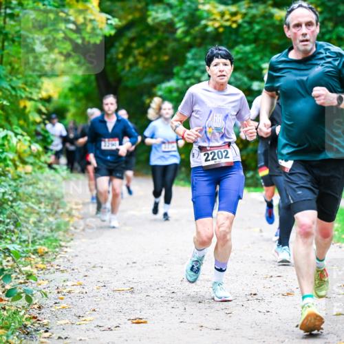 12.10.2025 - Bramfelder Halbmarathon 2025 Dr. Thomas Lammeyer http://msf.ph/oto/9356778 12.10.2025 10:58:46 Laufen 2202 meine-sportfotos.de
