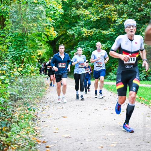 12.10.2025 - Bramfelder Halbmarathon 2025 Dr. Thomas Lammeyer http://msf.ph/oto/9356791 12.10.2025 10:58:49 Laufen 2290, 2234, 2169, 2205, 18, 2 meine-sportfotos.de
