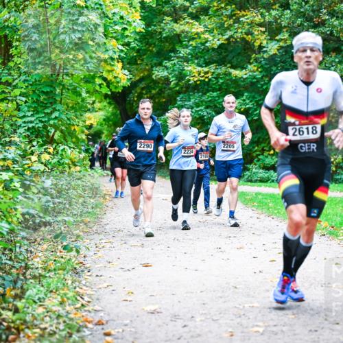 12.10.2025 - Bramfelder Halbmarathon 2025 Dr. Thomas Lammeyer http://msf.ph/oto/9356792 12.10.2025 10:58:49 Laufen 2290, 2205, 2234, 2169, 2618 meine-sportfotos.de