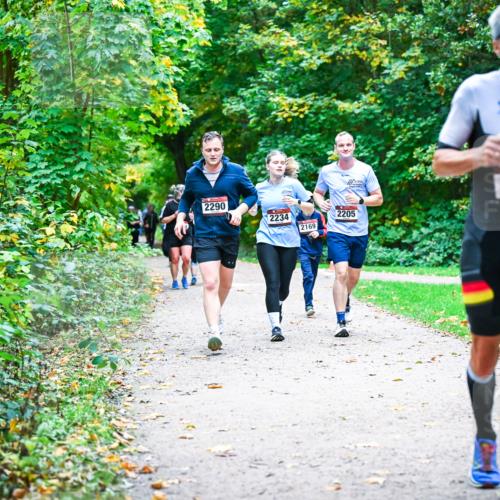 12.10.2025 - Bramfelder Halbmarathon 2025 Dr. Thomas Lammeyer http://msf.ph/oto/9356793 12.10.2025 10:58:49 Laufen 2290, 2234, 2205, 2169, 2618 meine-sportfotos.de