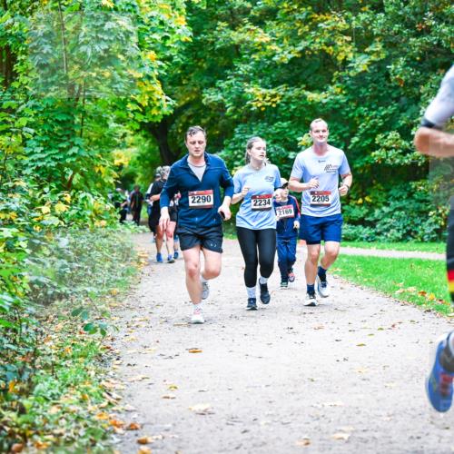 12.10.2025 - Bramfelder Halbmarathon 2025 Dr. Thomas Lammeyer http://msf.ph/oto/9356794 12.10.2025 10:58:49 Laufen 2290, 2234, 2169, 2205, 2618 meine-sportfotos.de