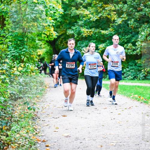 12.10.2025 - Bramfelder Halbmarathon 2025 Dr. Thomas Lammeyer http://msf.ph/oto/9356797 12.10.2025 10:58:50 Laufen 2290, 2205, 2234, 216 meine-sportfotos.de