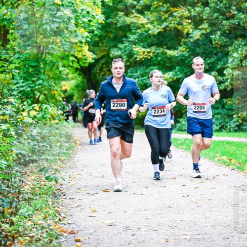 12.10.2025 - Bramfelder Halbmarathon 2025 Dr. Thomas Lammeyer http://msf.ph/oto/9356799 12.10.2025 10:58:50 Laufen 2290, 2234, 2205 meine-sportfotos.de