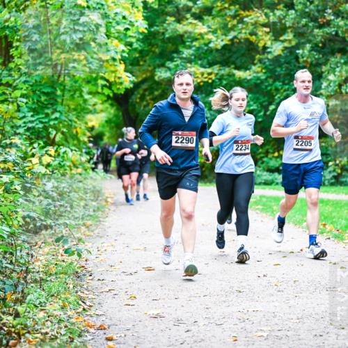 12.10.2025 - Bramfelder Halbmarathon 2025 Dr. Thomas Lammeyer http://msf.ph/oto/9356801 12.10.2025 10:58:50 Laufen 2290, 2205, 2234 meine-sportfotos.de