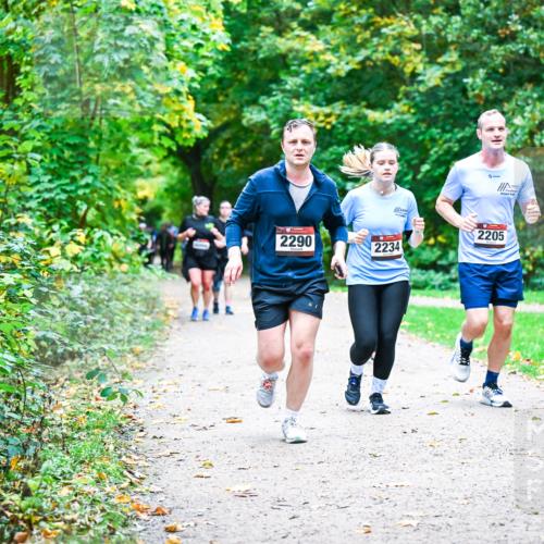 12.10.2025 - Bramfelder Halbmarathon 2025 Dr. Thomas Lammeyer http://msf.ph/oto/9356802 12.10.2025 10:58:50 Laufen 2290, 2234, 2205 meine-sportfotos.de