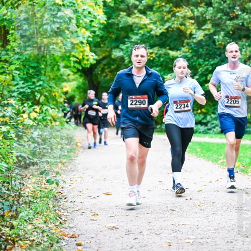 12.10.2025 - Bramfelder Halbmarathon 2025 Dr. Thomas Lammeyer http://msf.ph/oto/9356803 12.10.2025 10:58:51 Laufen 2290, 2234, 2205 meine-sportfotos.de