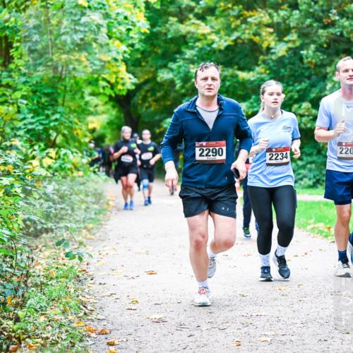 12.10.2025 - Bramfelder Halbmarathon 2025 Dr. Thomas Lammeyer http://msf.ph/oto/9356805 12.10.2025 10:58:51 Laufen 2290, 2234, 2205 meine-sportfotos.de