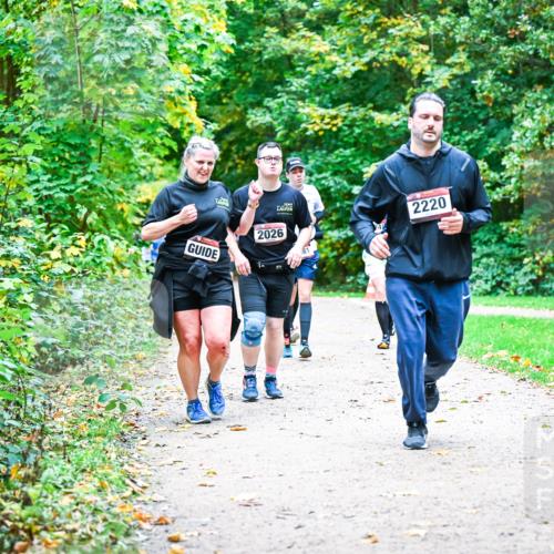 12.10.2025 - Bramfelder Halbmarathon 2025 Dr. Thomas Lammeyer http://msf.ph/oto/9356841 12.10.2025 10:58:59 Laufen 2026, 81, 2220 meine-sportfotos.de