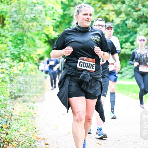 12.10.2025 - Bramfelder Halbmarathon 2025 Dr. Thomas Lammeyer http://msf.ph/oto/9356861 12.10.2025 10:59:02 Laufen 2489, 34 meine-sportfotos.de