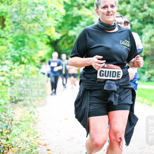12.10.2025 - Bramfelder Halbmarathon 2025 Dr. Thomas Lammeyer http://msf.ph/oto/9356865 12.10.2025 10:59:02 Laufen 34, 2816 meine-sportfotos.de