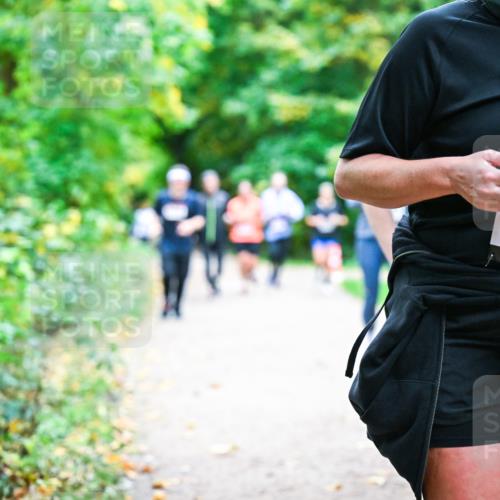 12.10.2025 - Bramfelder Halbmarathon 2025 Dr. Thomas Lammeyer http://msf.ph/oto/9356869 12.10.2025 10:59:03 Laufen 34 meine-sportfotos.de