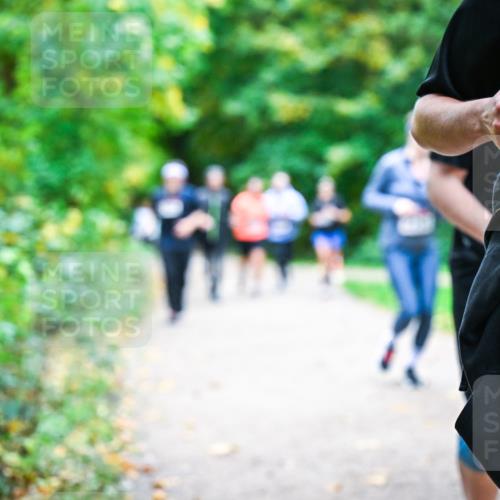 12.10.2025 - Bramfelder Halbmarathon 2025 Dr. Thomas Lammeyer http://msf.ph/oto/9356871 12.10.2025 10:59:03 Laufen  meine-sportfotos.de