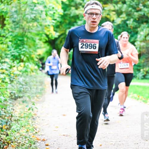 12.10.2025 - Bramfelder Halbmarathon 2025 Dr. Thomas Lammeyer http://msf.ph/oto/9356896 12.10.2025 10:59:07 Laufen 2996, 2269, 2409 meine-sportfotos.de