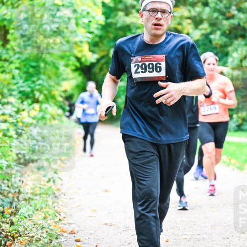 12.10.2025 - Bramfelder Halbmarathon 2025 Dr. Thomas Lammeyer http://msf.ph/oto/9356897 12.10.2025 10:59:08 Laufen 34, 2996, 2269, 405 meine-sportfotos.de